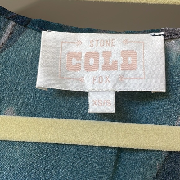 Long Stone cold fox robe - Picture 3 of 3